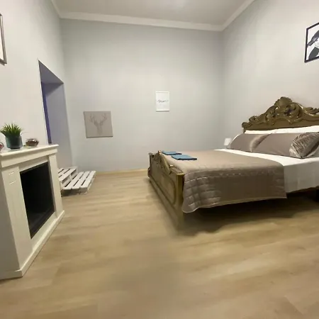 Jonihouse מרטינה פרנקה